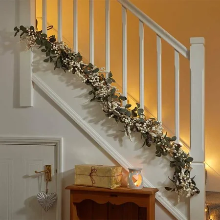 WinterBerry Garland - 270cm